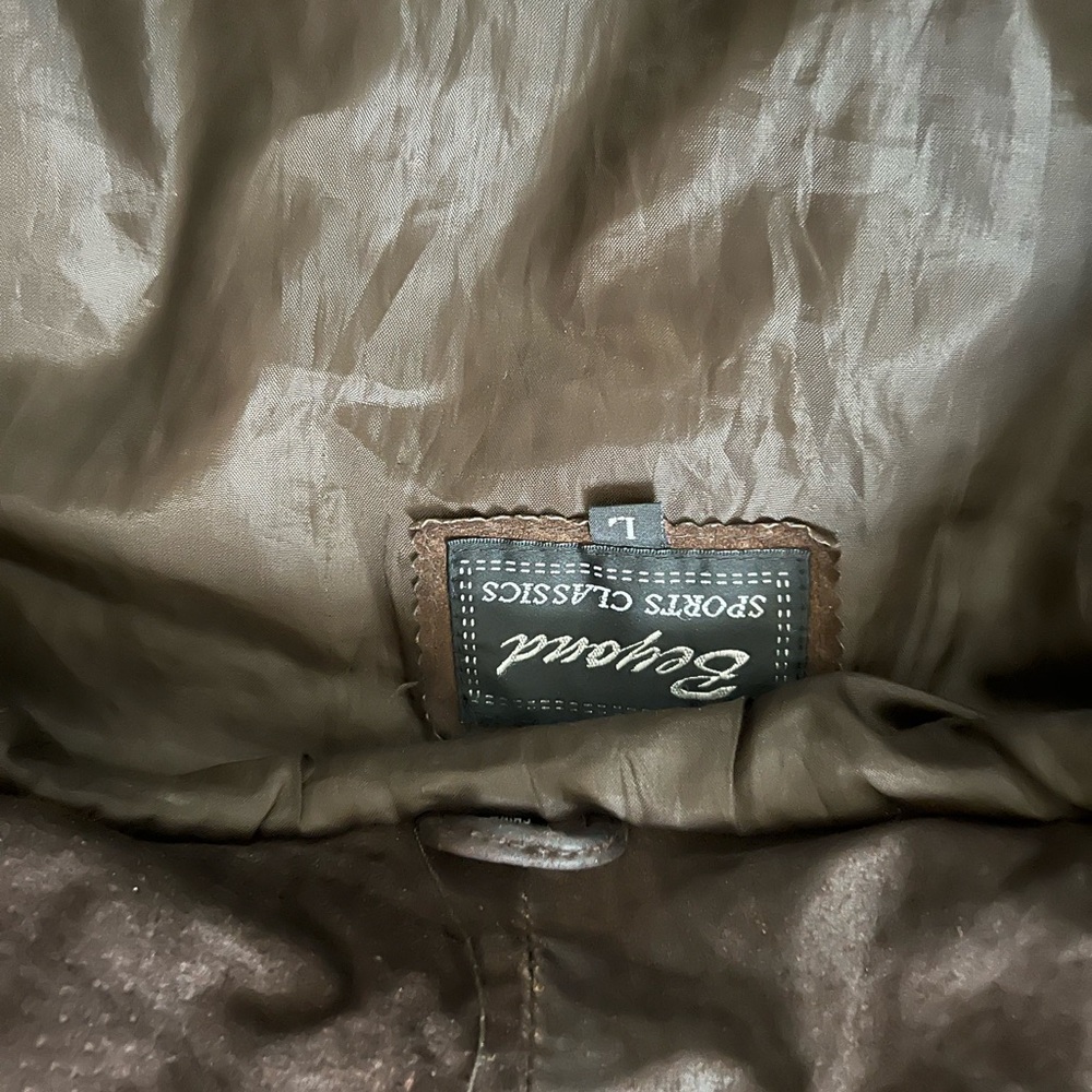 Semi worn leather classic leather,  great for a night out or a sports game.